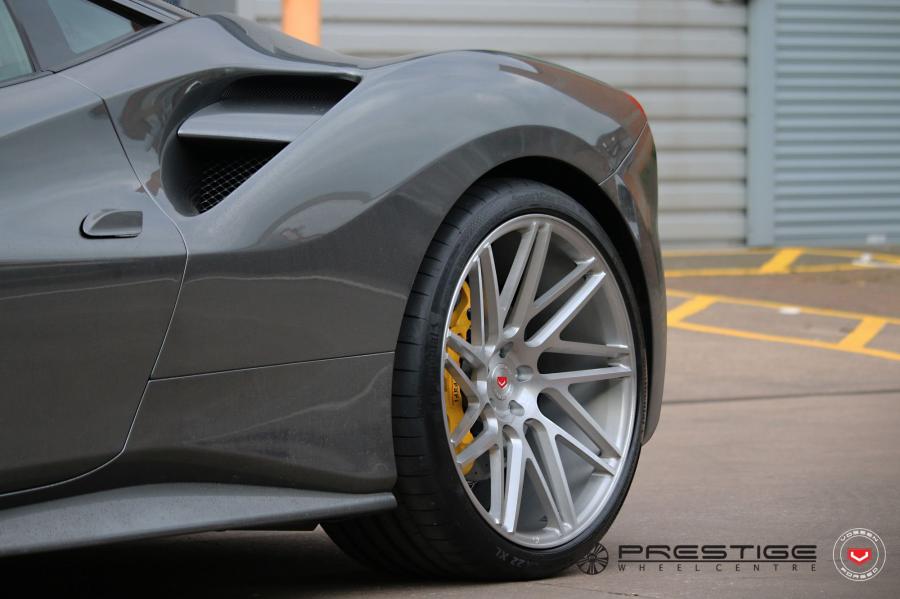 Детали экстерьера Ferrari 488 GTB on Vossen Wheels (VPS-314T) 2017 года  (фото 12 из 25)